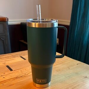 YETI Forest Green Travel Mug with Handle 42 ounce
